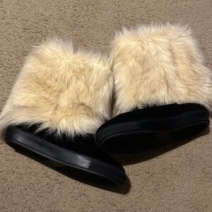 Gloria Vanderbilt Black and Cream Faux Fur Boots